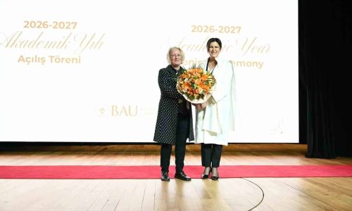 MİKRO YETERLİLİKLER VAKFI KURUCU DİREKTÖRÜ (WORLD ALLİANCE FOR MİCROCREDENTİALS FOUNDATİON) DR. OONAGH MCGİRR (SOLDA), BAU REKTÖRÜ PROF. DR. ESRA HATİPOĞLU (SAĞDA). (İHA/İSTANBUL-İHA)