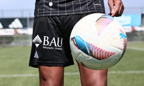 Bahçeşehir Üniversitesi, Beşiktaş JK Futbol A Takımı’nın şort sponsoru oldu