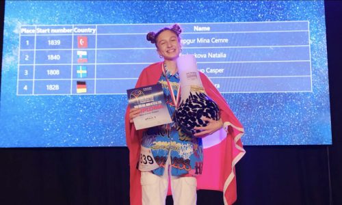 Cumhuriyetin 100’üncü yılına dünya şampiyonluğu armağan etti