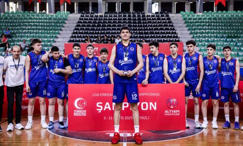 Bahçeşehir’den üç yaş grubunda üç büyük derece