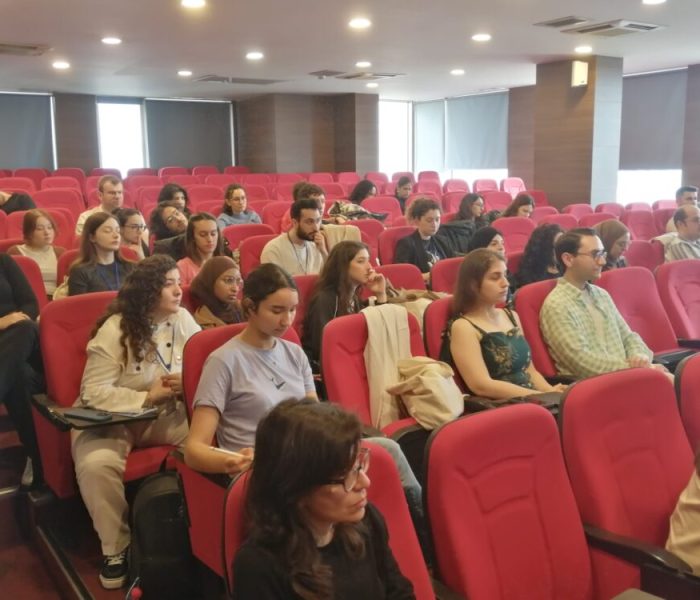 Geleceğin doktorları, 4. Intern Sempozyumu’nda mesleki bilgi ve tecrübe ediniyor