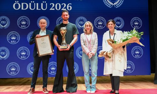 Milli basketbolcu Alperen Şengün’e Türkiye’ye Değer Katanlar Ödülü