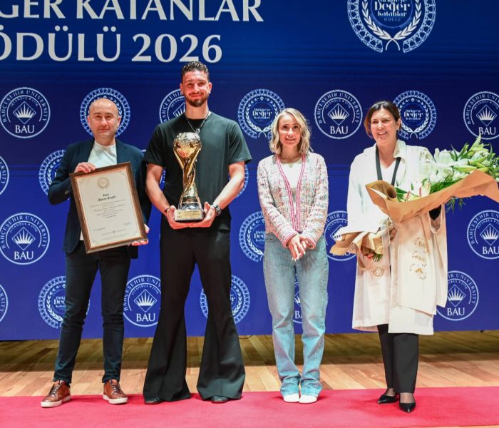 Milli basketbolcu Alperen Şengün’e Türkiye’ye Değer Katanlar Ödülü