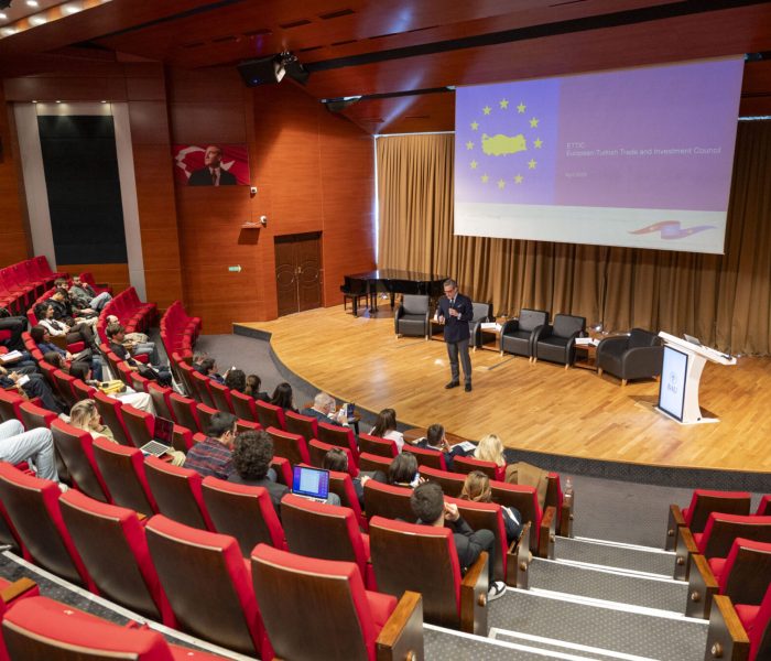 Bahçeşehir Üniversitesi’nde Türkiye-AB Rekabetçi Zirvesi düzenlendi   