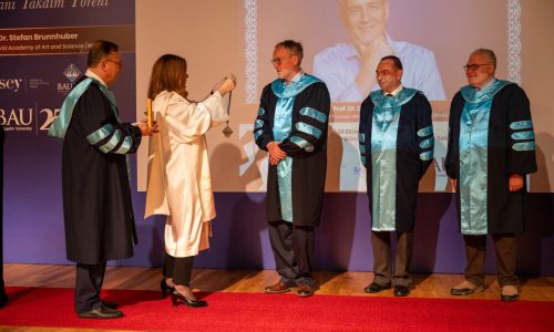 Prof. Dr. Stefan Brunnhuber’e BAU’dan bilim nişanı