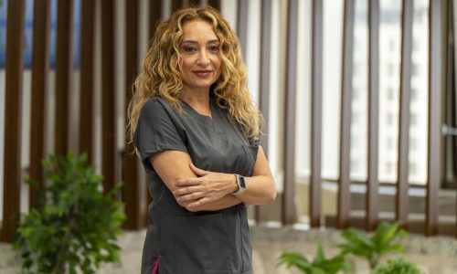 ‘Diş kaybı sadece gülüşü değil, tüm vücut dengesini etkiliyor’