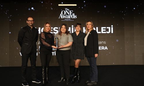 Bahçeşehir Koleji’ne The ONE Awards’tan “Yılın İtibarlısı” ödülü