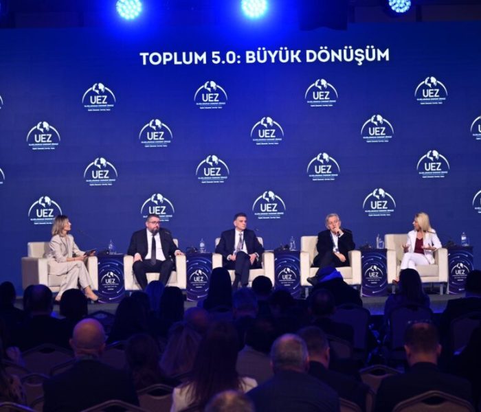 Yapay zekâ çağında eğitimin yeni rotası: İnsan odaklı toplum